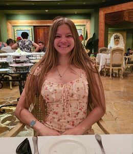 Elizabeth Lysak 260x300 Elizabeth Lysak