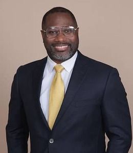 Steven Jubert headshot