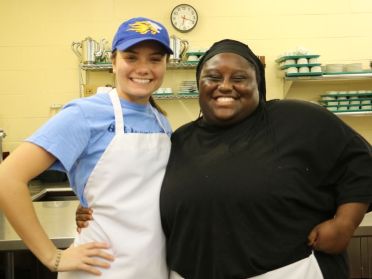 Students participate in fundraising dinner